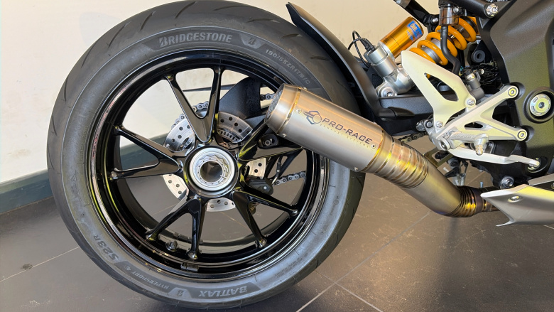 Triumph Speed TRIPLE 1200 RR (21MY)